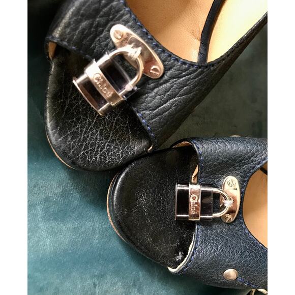 Vintage Chloé peep toe heels in navy leather with padlocks, size 7 1/2 - Picture 6 of 6